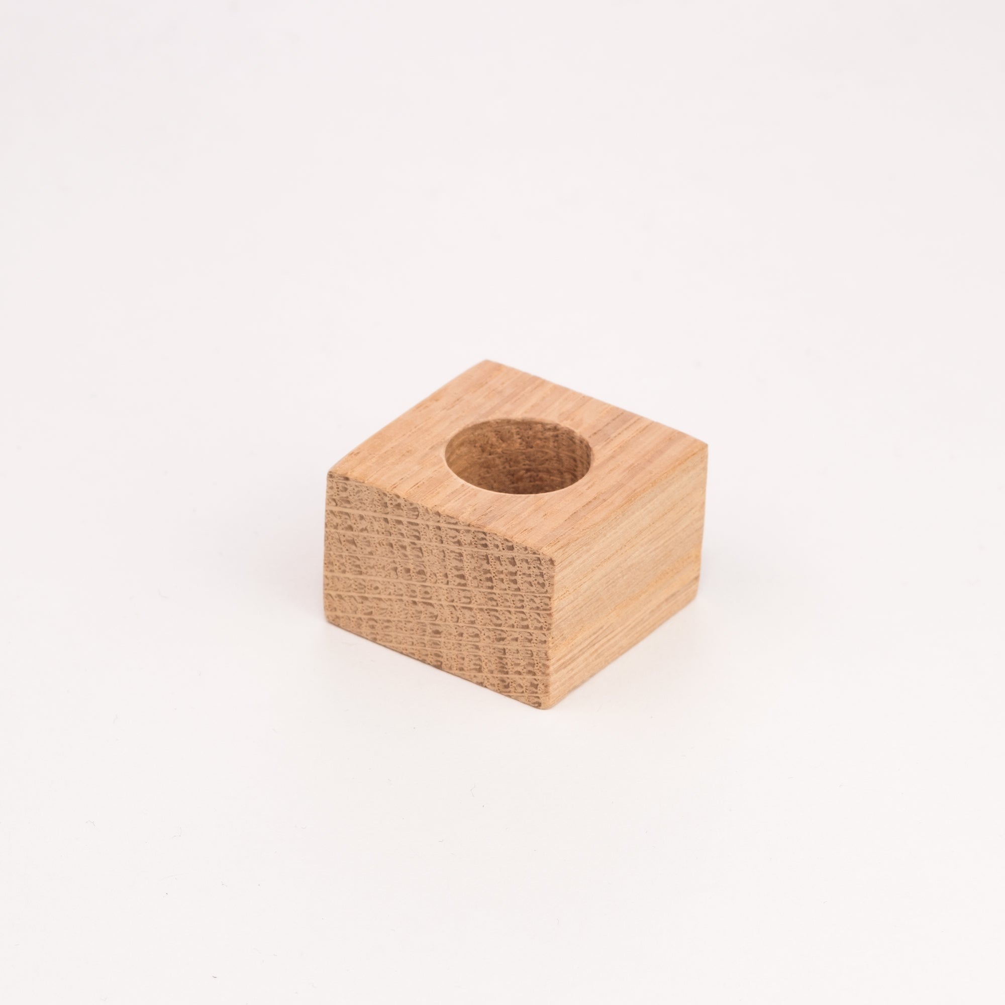 木製アトマイザースタンド – 金熊香水